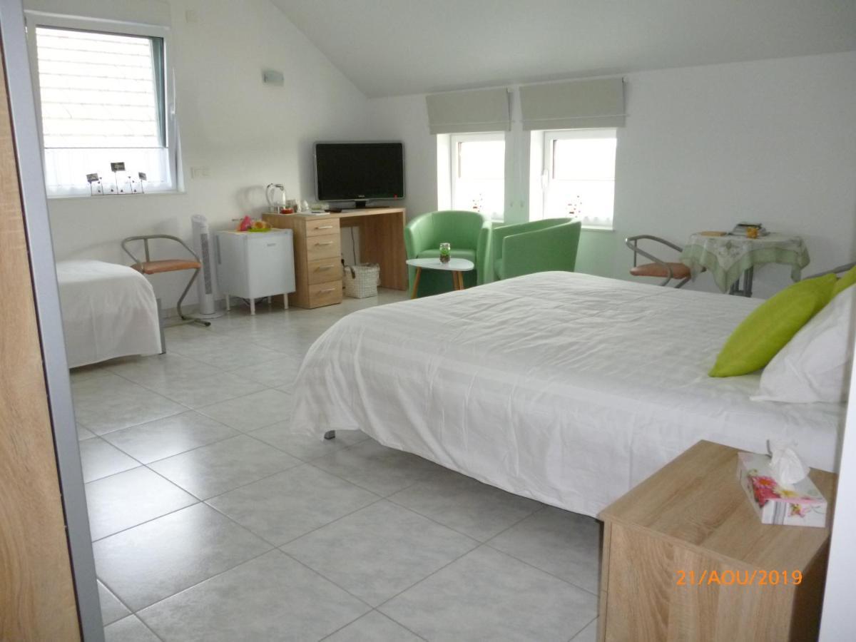 Le Sart-Belles Bed & Breakfast Bagian luar foto