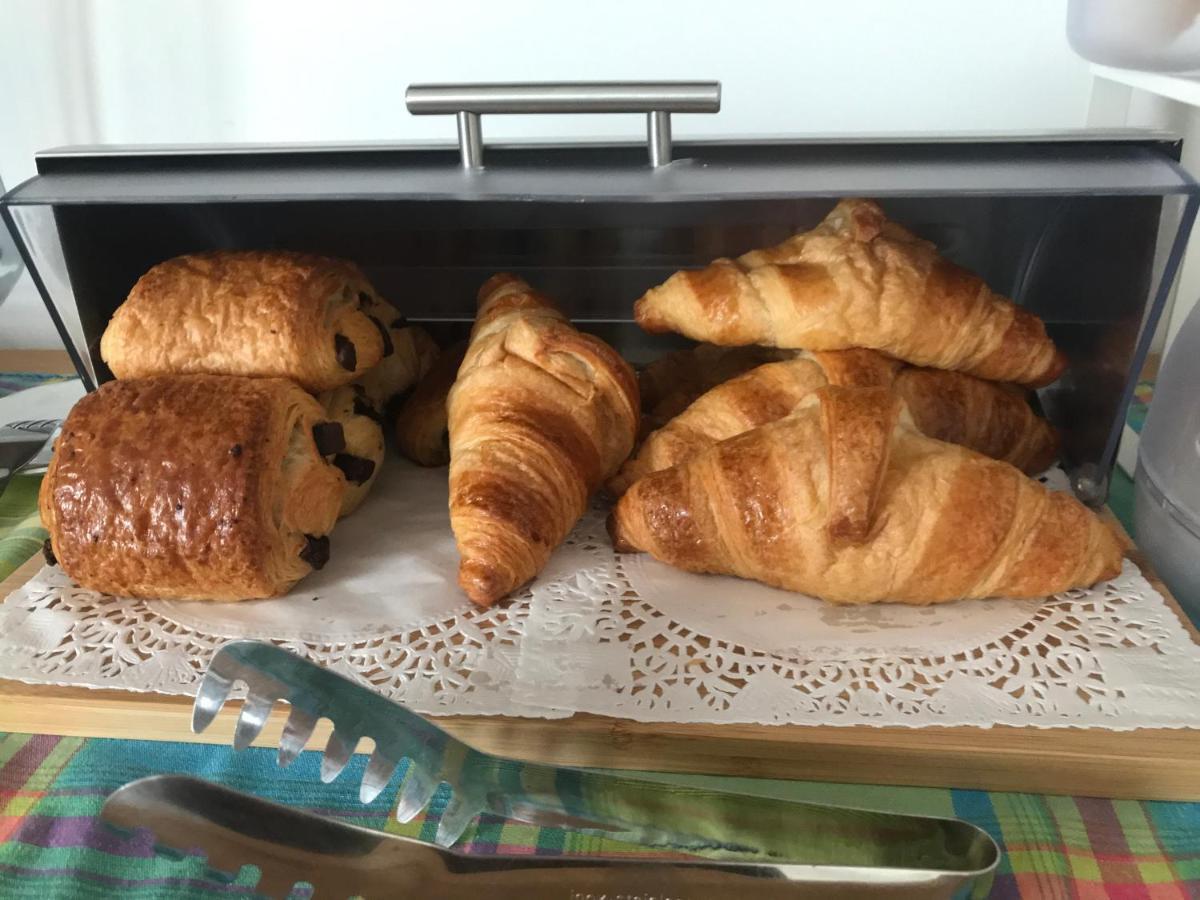 Le Sart-Belles Bed & Breakfast Bagian luar foto